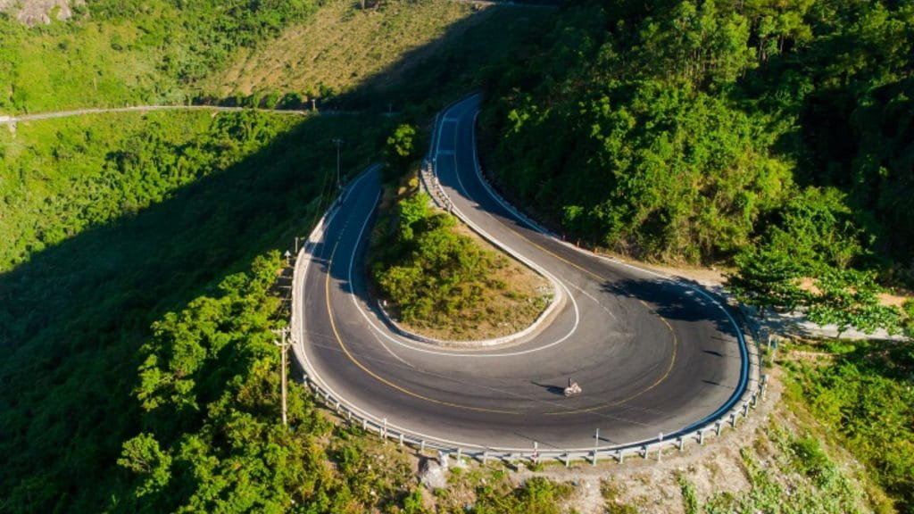 Top 3 Cung Đường Phượt Đẹp Nhất Việt Nam: Hành Trình Của Những Kẻ Mộng Mơ